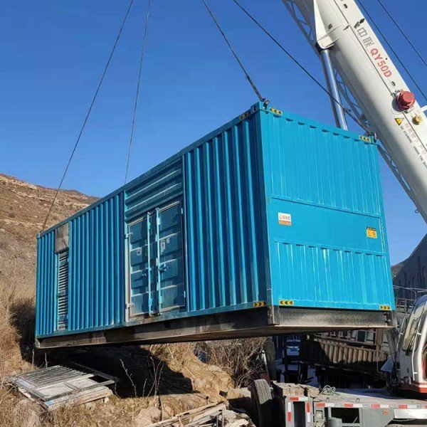 铜山发电机的发电效率受多种因素影响，主要包括以下几个方面：