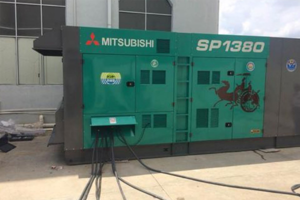 铜山为什么有些柴油发电机组的输出电压可以调节？