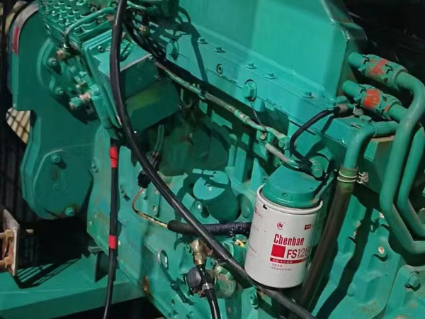 铜山如何确定新的发电机组控制系统是否与原系统兼容？